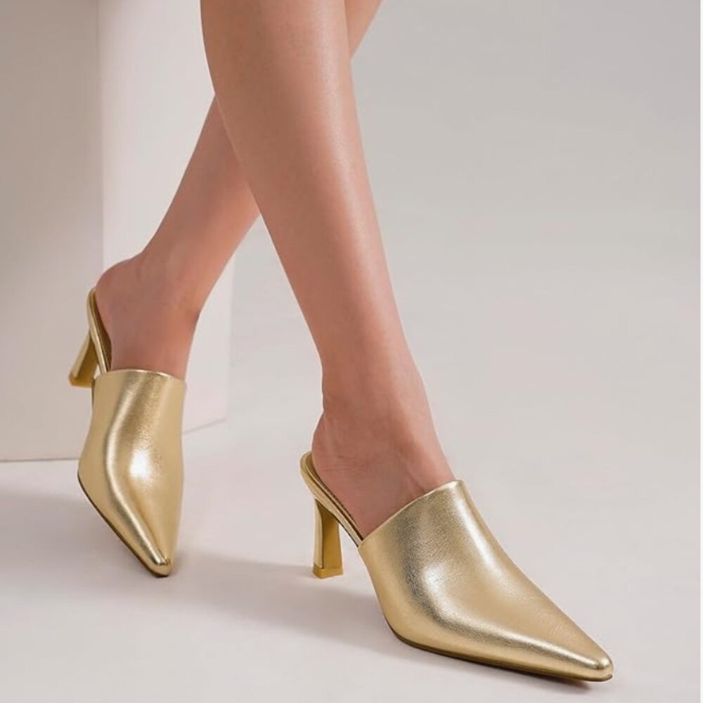 BEAST FASHION MULE KITTEN HEELS (7.5)